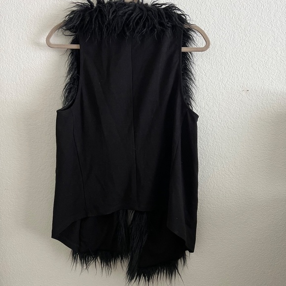 Cabi Infinite Faux Fur Vest - Black - Size XS - Picture 7 of 10